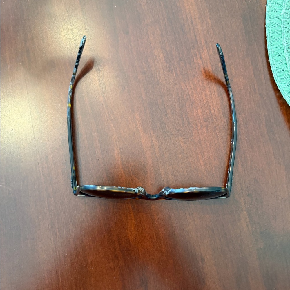 Ray-Ban Polarized Tortoise Some discoloration inside of the frame. No Scratches - Picture 8 of 12